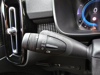 VOLVO XC40 300kW 4x4 TWIN RECHARGE PRO ČR 2022 LED+NAVI -DPH - 19