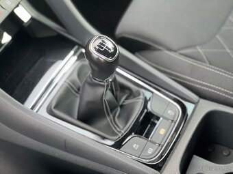 Škoda Karoq 1.5 TSI 110Kw SPORTLINE Virtuál M2023 - ZÁRUKA - 19