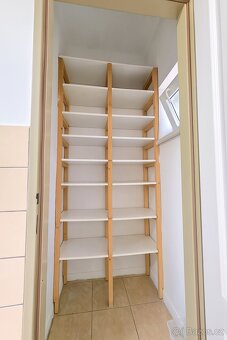 prosluněný zděný dům 4+1 s garáží a zahradou 600m2 - 19