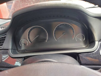 BMW 7 F01 odpilky, štvrťky, polky - 19