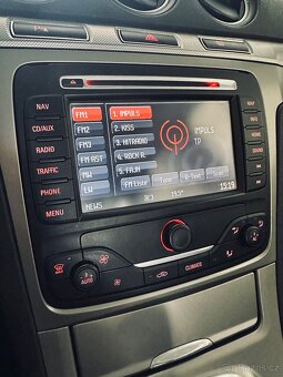 Ford Galaxy 2.0TDCi 103kw NAVIGACE facelift - 19