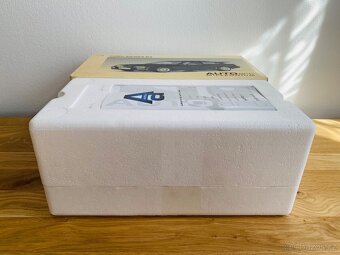 Ford Sierra RS Cosworth 1:18 AUTOart Millennium - 19