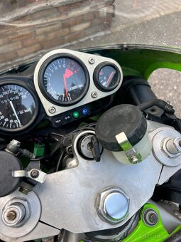 Kawasaki zx7r - 19