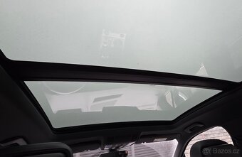 VW Touareg 3.0TSi V6 E HYBRID 2022 - MAX VÝBAVA - DPH - 19