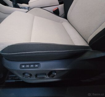 ŠKODA KAROQ STYLE+ VYHŘÍVANÉ SKLO - 19