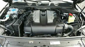 VW Touareg 3.0TDI 193 kW 4x4 Bi-Xenon, vzduch, rok 2016 - 19