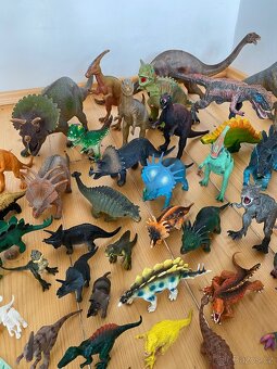 Sbírka Dinosaurů - 19
