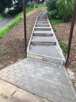 Pokládka zámkové dlažby a výkopové práce - 19