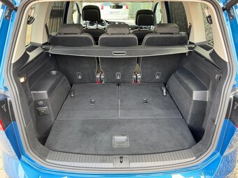 Volkswagen Touran 1,5 TSI DSG Highline 7míst - 19