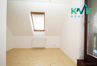 Nádherný rodinný dům u rybníka s pozemkem o rozloze 10355 m² - 19