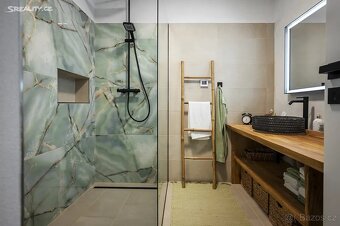 Dům s rodinným kempem - 19