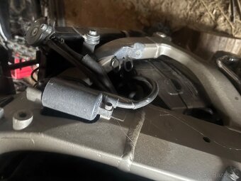 Rozprodam Yamaha TDM 900 01-13 na nahradni dily - 19