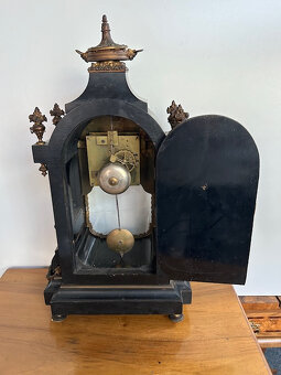 Stolní hodiny bule. - 19