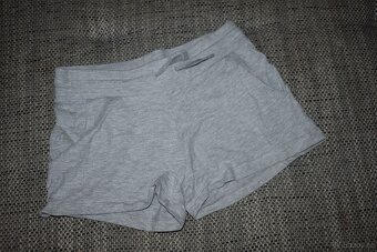 Značkové kraťasy Next, H&M velikost 146/152/158 - 19