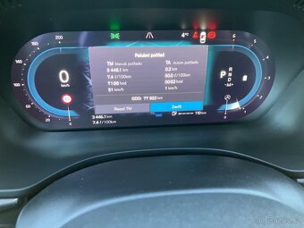 Volvo XC60 B4 AWD DIESEL CORE PLUS AUTOMAT / 2023, ČR / - 19