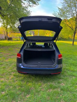 VW Passat B8 2.0 TDi 110 kW 07/2016 2x klíč 2x kola serviska - 19