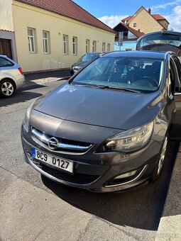 Opel Astra Sport Tourer 2012 - 19
