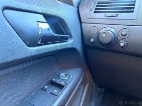 Opel Astra H 1,4 16V, BOURANÉ - náhradní díly - 19