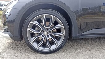 ŠKODA  SUPERB  SCOUT  COMBI  2,0 TDI   4x4  DSG - 19