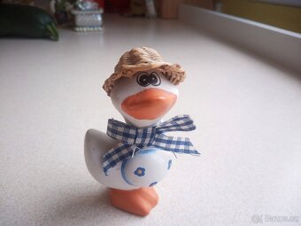 Porcelánové vázičky, košík, pejsek, ovečka, kačer - 19