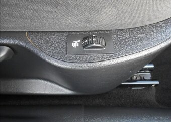 Peugeot 207 1,4 65 kW Digiklima CEBIA benzín - 19