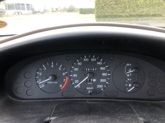 Mazda 323 1.5i sedan rok 1995 - 19