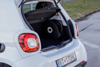 Smart EQ forfour Hatchback - 19