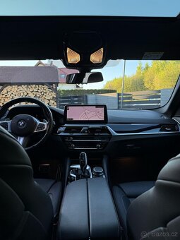 BMW 530e X-Drive Plug-in hybrid M Packet, rok 2021 - 19