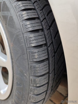 Ford Fiesta 1.3 benzín Viva X 122000km klima 2005 1A AUTO - 19