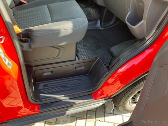 Ford Transit 350 2.0TDCI 96kW L4 4X4 7MÍST - 19