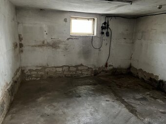 Prodej RD dvě bytové jednotky 3+1 s garáží a sklepem v Potšt - 19