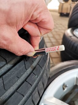 BMW dvourozměr 275/40 a 245/45 R19 Pirrelli 7mm letní, - 19