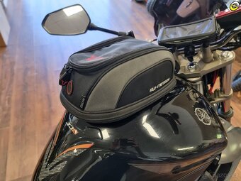 Yamaha XJ6 - 19