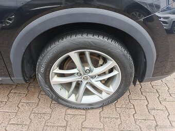 MG EHS PHEV Luxury 1.5 190kW AUT. 77tkm Panorama kam 360° - 19