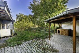 Prodej rodinného domu (360 m2) se zahradou a garáží - Hrob - 19