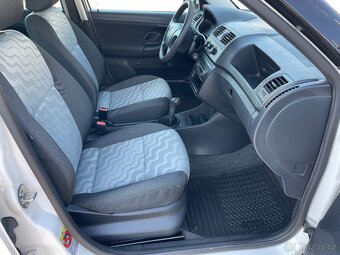 Škoda Fabia 2 kombi 1.4 16V Klimatizace - 19