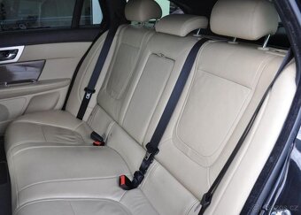 Jaguar XF 2.2 I4D SPORTBRAKE - 19