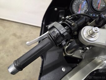Honda CBR 900 RR Fireblade - 19