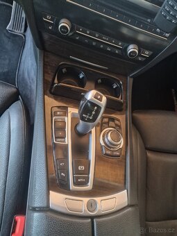 BMW 750i 4.4 V8 bi-turbo F01 2009 - 19