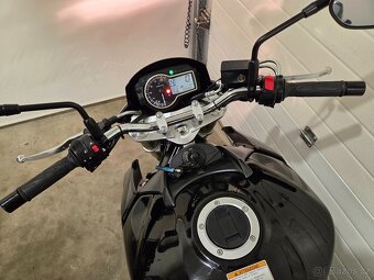 Suzuki GSR 750 - TOP - 6tis km - 19