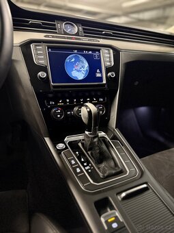 Volkswagen Passat B8 Highline DSG 2.0 tdi krásný stav - 19