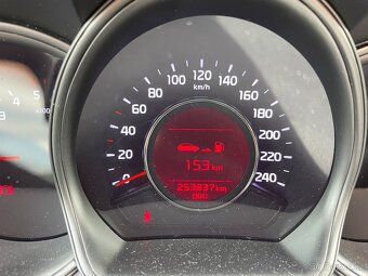 KIa Ceed 1,6 GRDi 100kW - 19