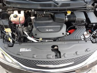Chrysler Pacifica 3,6L V6, 7míst, kůže, kamera, tažné, LPG - 19