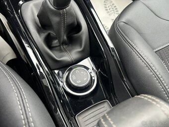 Prodáváme Peugeot 2008 1.2T 81kw Allure - 19