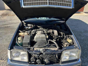 MERCEDES- BENZ  124  220 i  110 Kw AUT - 19