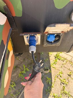 Karavan obytný do přírody na ryby + předstan - 19