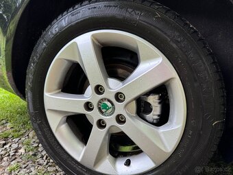 Škoda Octavia 2012 1.6 TDI  Bluetooth Senzory Výhřev Rozvody - 19