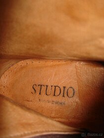 Philips FW-C38 repro, vysavač Siemens, kožené boty koně - 19