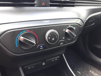 Hyundai i20 1.2i ,  2021, 2 x kola, v záruce, servisni kniha - 19
