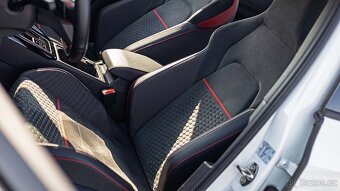 Volkswagen Golf VIII GTI Clubsport 221kW, DPH - 19